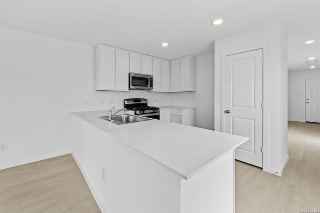 12819 KATHLEEN ST, St Hedwig, TX 78152