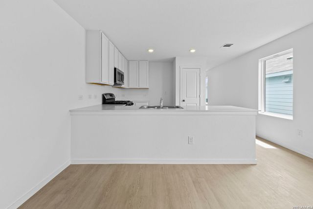 12819 KATHLEEN ST, St Hedwig, TX 78152