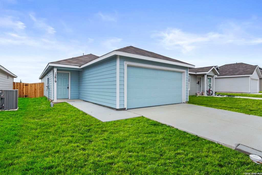 12819 KATHLEEN ST, St Hedwig, TX 78152