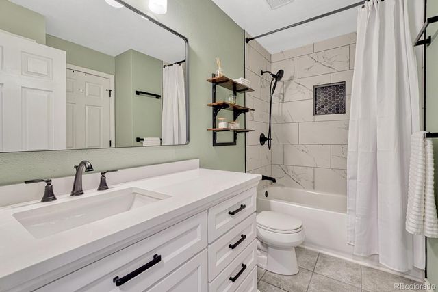 4152 S Dunkirk Way, Aurora, CO 80013