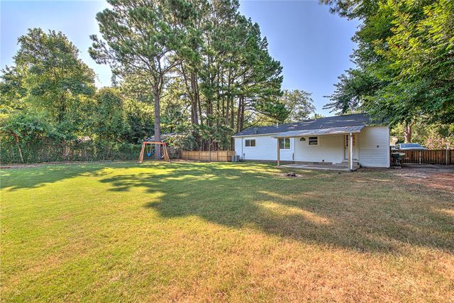 1170 N Maxwell Drive, Fayetteville, AR 72703