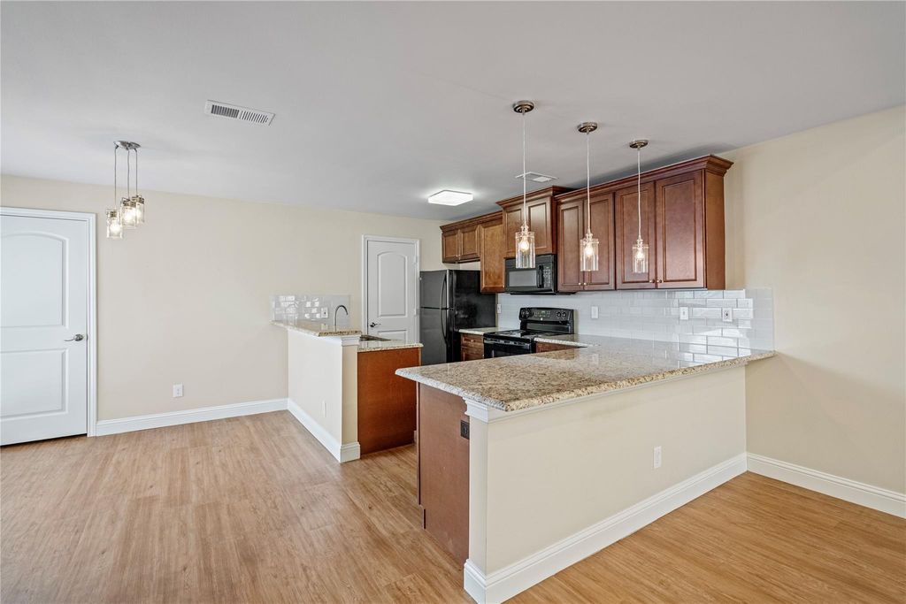 5616 Preston Oaks Road 110, Dallas, TX 75254