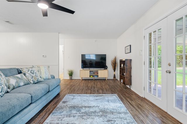 2604 Buffalo Drive, Arlington, TX 76013