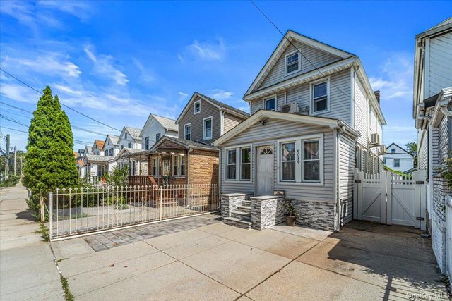 9039 201st Street, Hollis, NY 11423