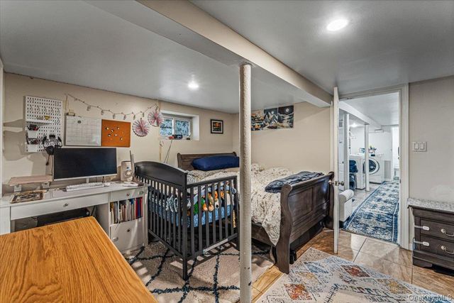 9039 201st Street, Hollis, NY 11423
