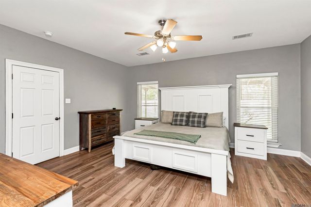 43420 N Great Oak Ct, Prairieville, LA 70769