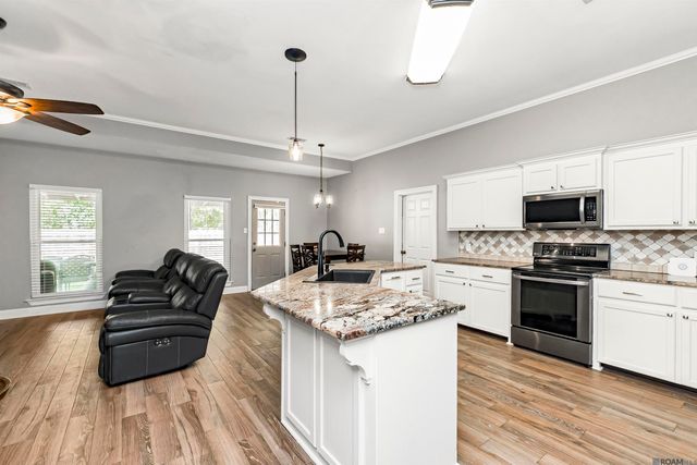 43420 N Great Oak Ct, Prairieville, LA 70769