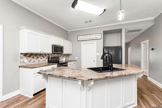 43420 N Great Oak Ct, Prairieville, LA 70769