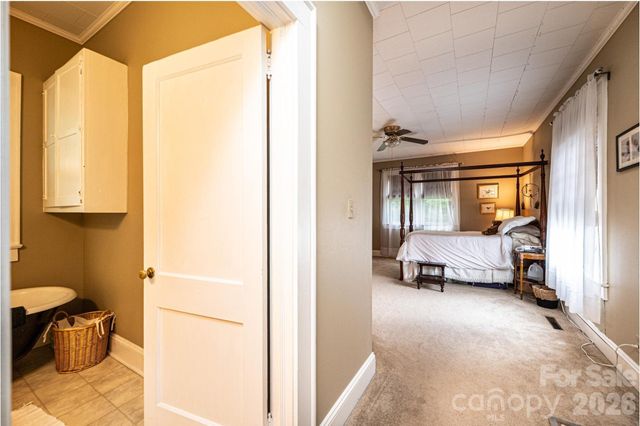 720 N Main Avenue, Newton, NC 28658