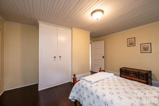 720 N Main Avenue, Newton, NC 28658
