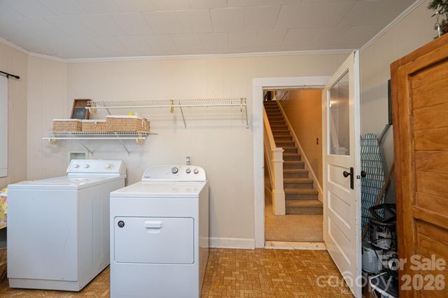 720 N Main Avenue, Newton, NC 28658