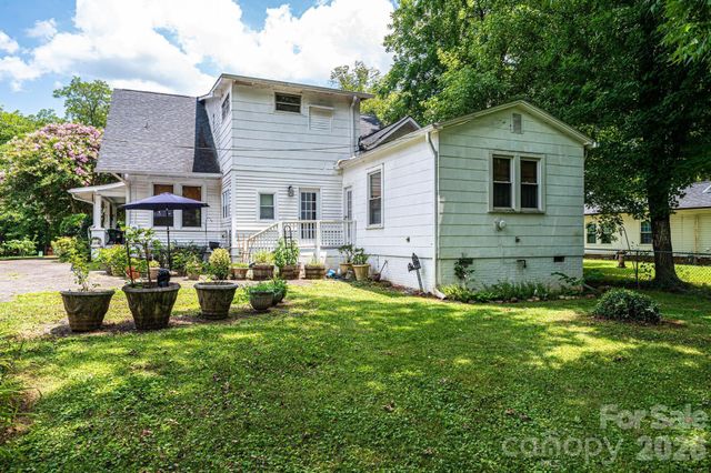 720 N Main Avenue, Newton, NC 28658