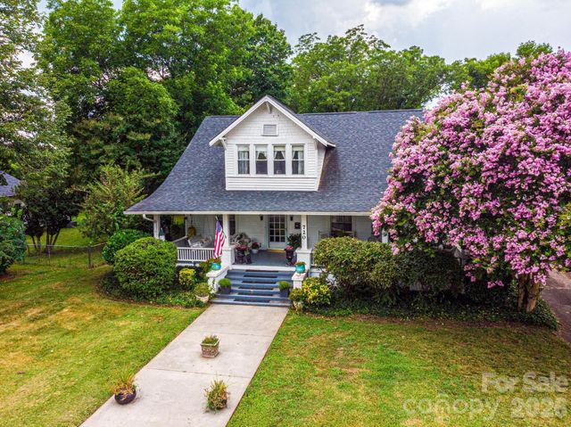 720 N Main Avenue, Newton, NC 28658