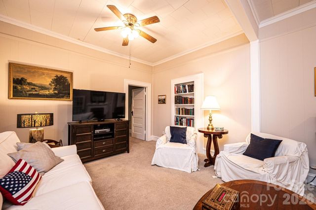 720 N Main Avenue, Newton, NC 28658