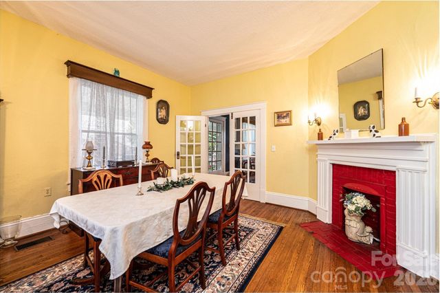 720 N Main Avenue, Newton, NC 28658