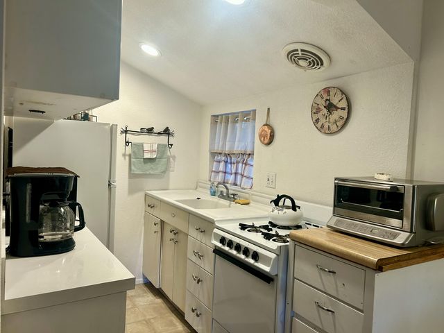 340 Cedar Brook Trail, California Hot Springs, CA 93207