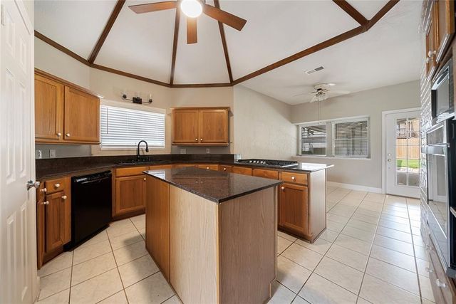 6738 W Greens Road, Houston, TX 77066