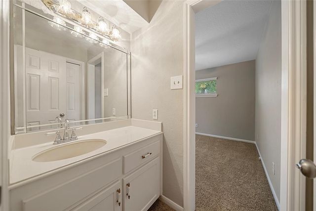 6738 W Greens Road, Houston, TX 77066