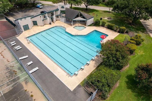 6738 W Greens Road, Houston, TX 77066