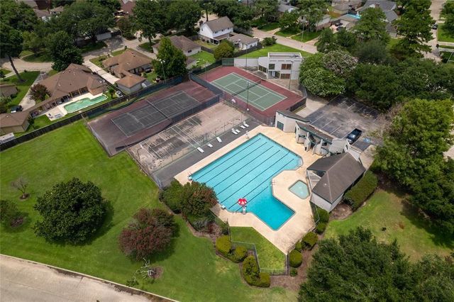 6738 W Greens Road, Houston, TX 77066