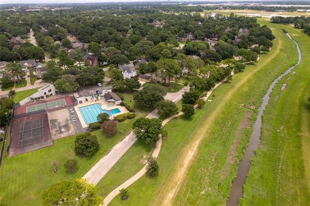 6738 W Greens Road, Houston, TX 77066