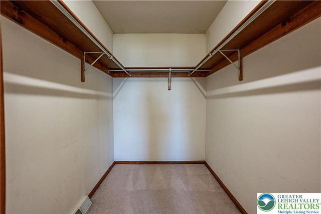 1142 Tremont Street East, Allentown City, PA 18109