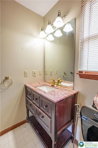 1142 Tremont Street East, Allentown City, PA 18109