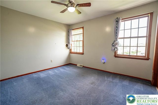 1142 Tremont Street East, Allentown City, PA 18109