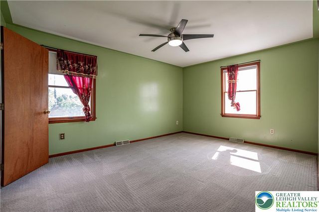 1142 Tremont Street East, Allentown City, PA 18109
