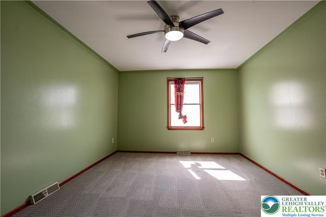 1142 Tremont Street East, Allentown City, PA 18109