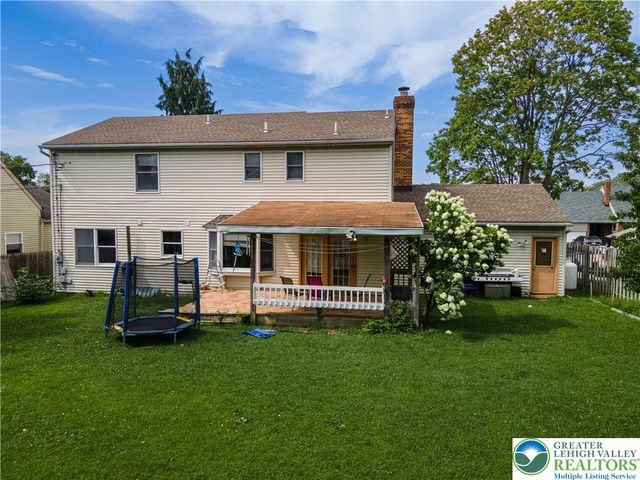 1142 Tremont Street East, Allentown City, PA 18109