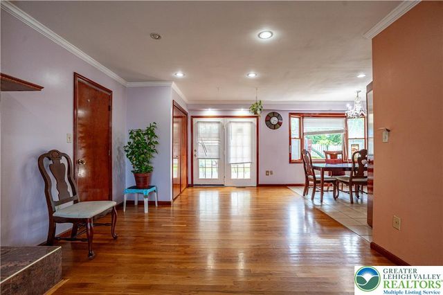 1142 Tremont Street East, Allentown City, PA 18109