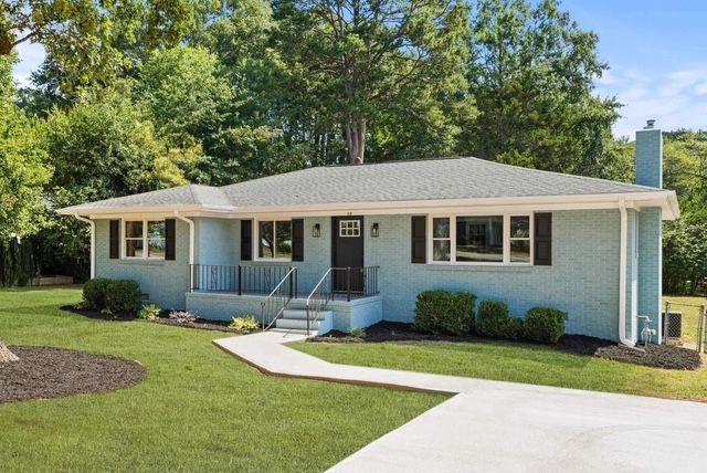 13 Cardinal Drive, Taylors, SC 29687