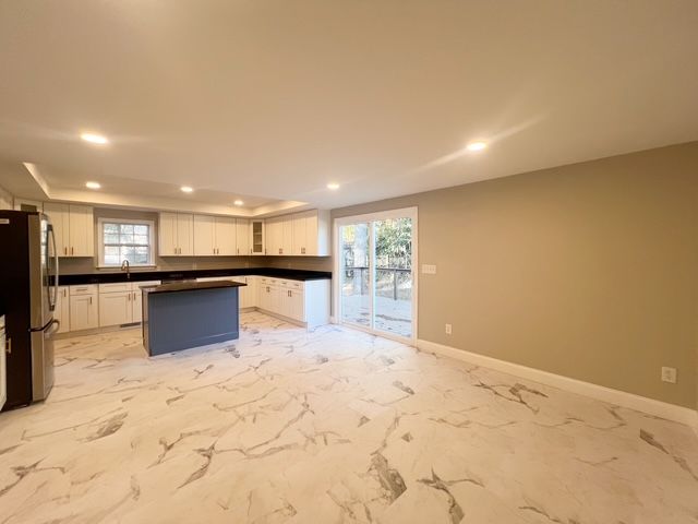 13 Cardinal Drive, Taylors, SC 29687