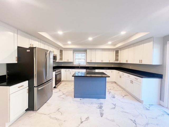 13 Cardinal Drive, Taylors, SC 29687