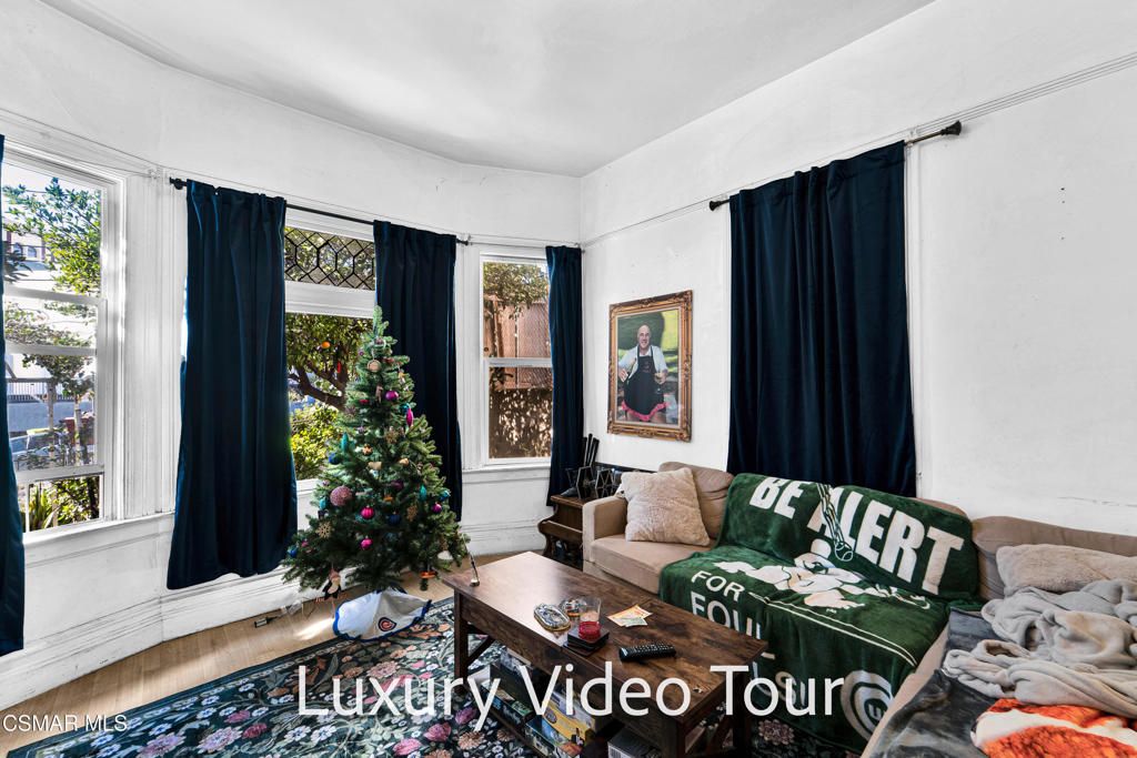 Image 11 of property listing at 638 N Bunker Hill Avenue, Los Angeles, CA 90012