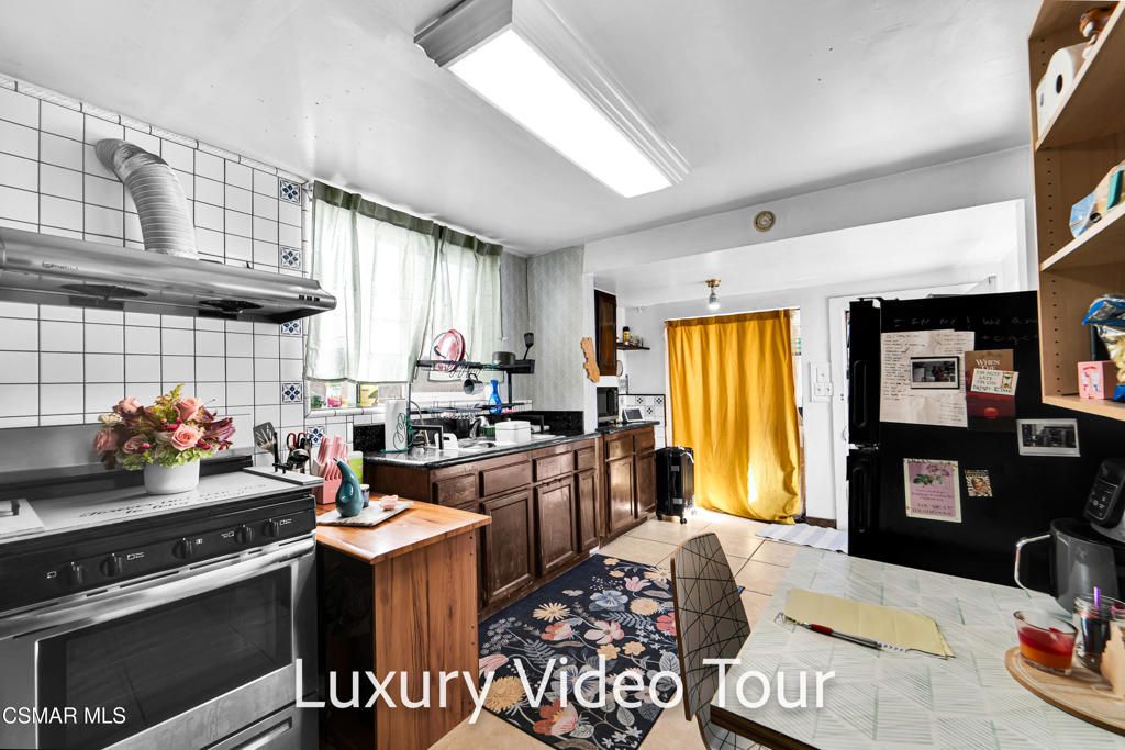 Image 14 of property listing at 638 N Bunker Hill Avenue, Los Angeles, CA 90012