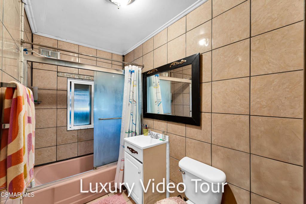 Image 20 of property listing at 638 N Bunker Hill Avenue, Los Angeles, CA 90012
