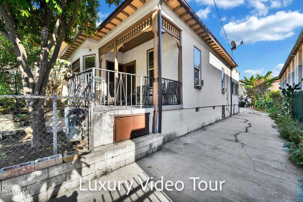 Image 3 of property listing at 638 N Bunker Hill Avenue, Los Angeles, CA 90012