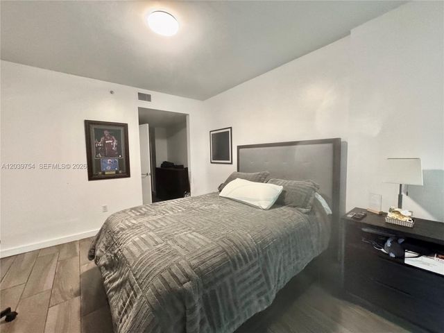 1600 SW 1st Avenue 910, Miami, FL 33129