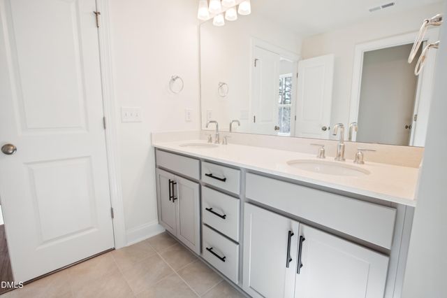 544 Saul Meadow Drive 38, Zebulon, NC 27597