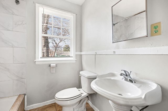 1201 LEAWOOD ST, Memphis, TN 38122