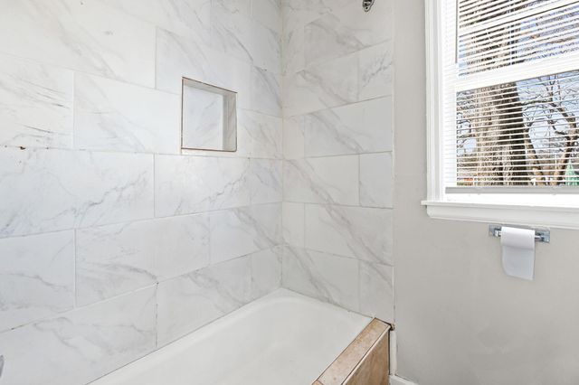 1201 LEAWOOD ST, Memphis, TN 38122