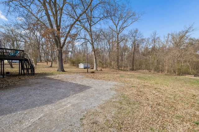 205 Shiloh Rd, Clarksville, TN 37042