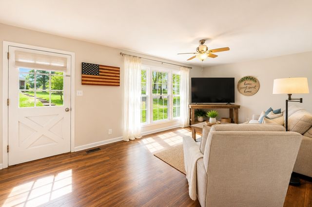 205 Shiloh Rd, Clarksville, TN 37042