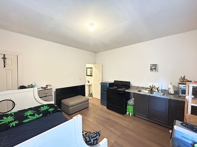 2508 Marjorie Avenue, Dallas, TX 75216