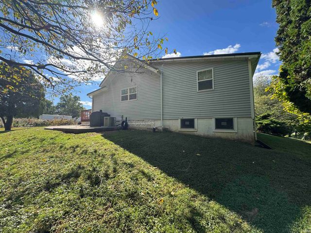 1119 S First Street, Dugger, IN 47848