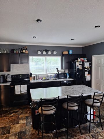 1119 S First Street, Dugger, IN 47848