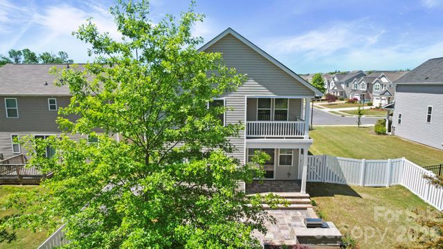 1406 Kings Grove Drive, York, SC 29745