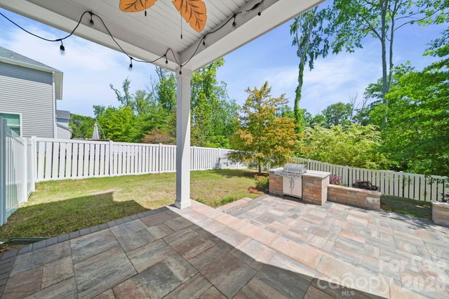 1406 Kings Grove Drive, York, SC 29745